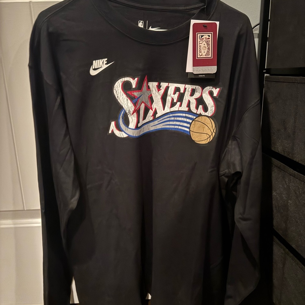 Nike Black Graphic Tee - Brand New